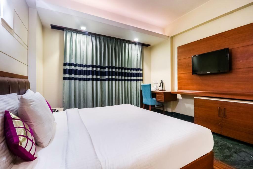 La Silver Leaf Hotel Nawāshahr Buitenkant foto