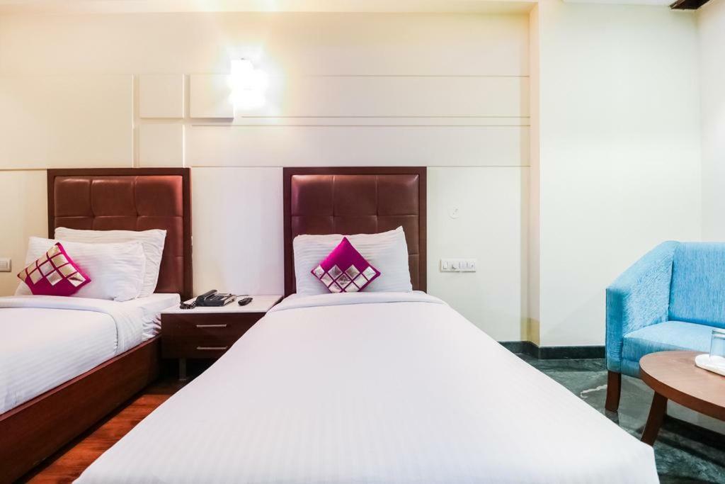 La Silver Leaf Hotel Nawāshahr Buitenkant foto