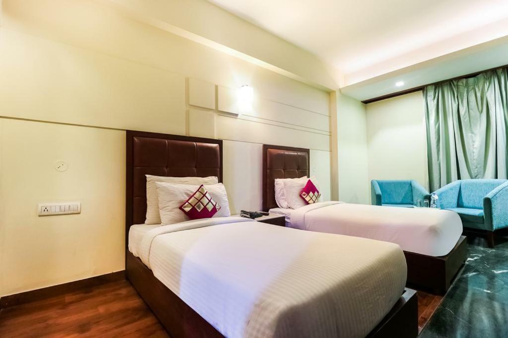 La Silver Leaf Hotel Nawāshahr Buitenkant foto