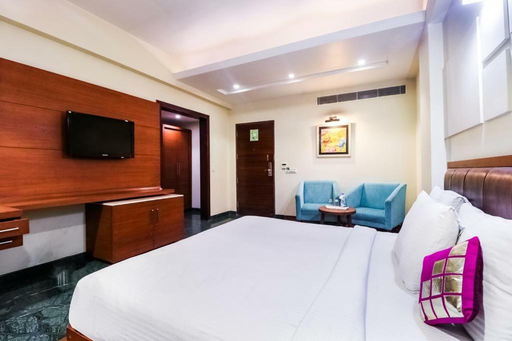 La Silver Leaf Hotel Nawāshahr Buitenkant foto