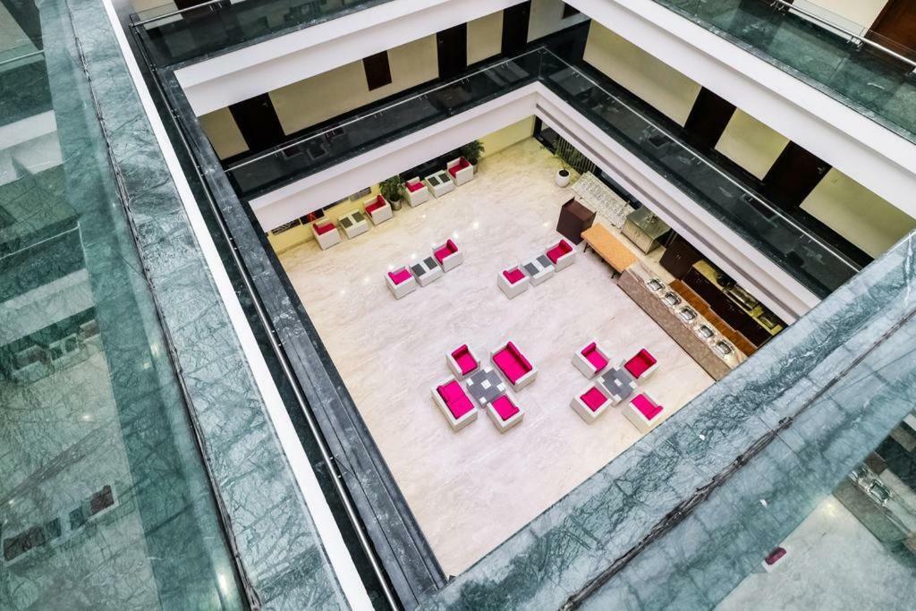 La Silver Leaf Hotel Nawāshahr Buitenkant foto