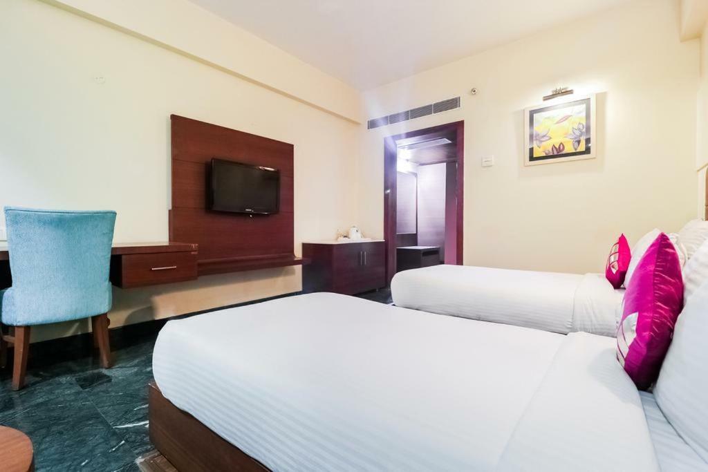 La Silver Leaf Hotel Nawāshahr Buitenkant foto