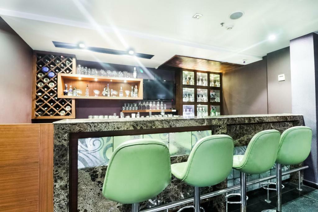 La Silver Leaf Hotel Nawāshahr Buitenkant foto